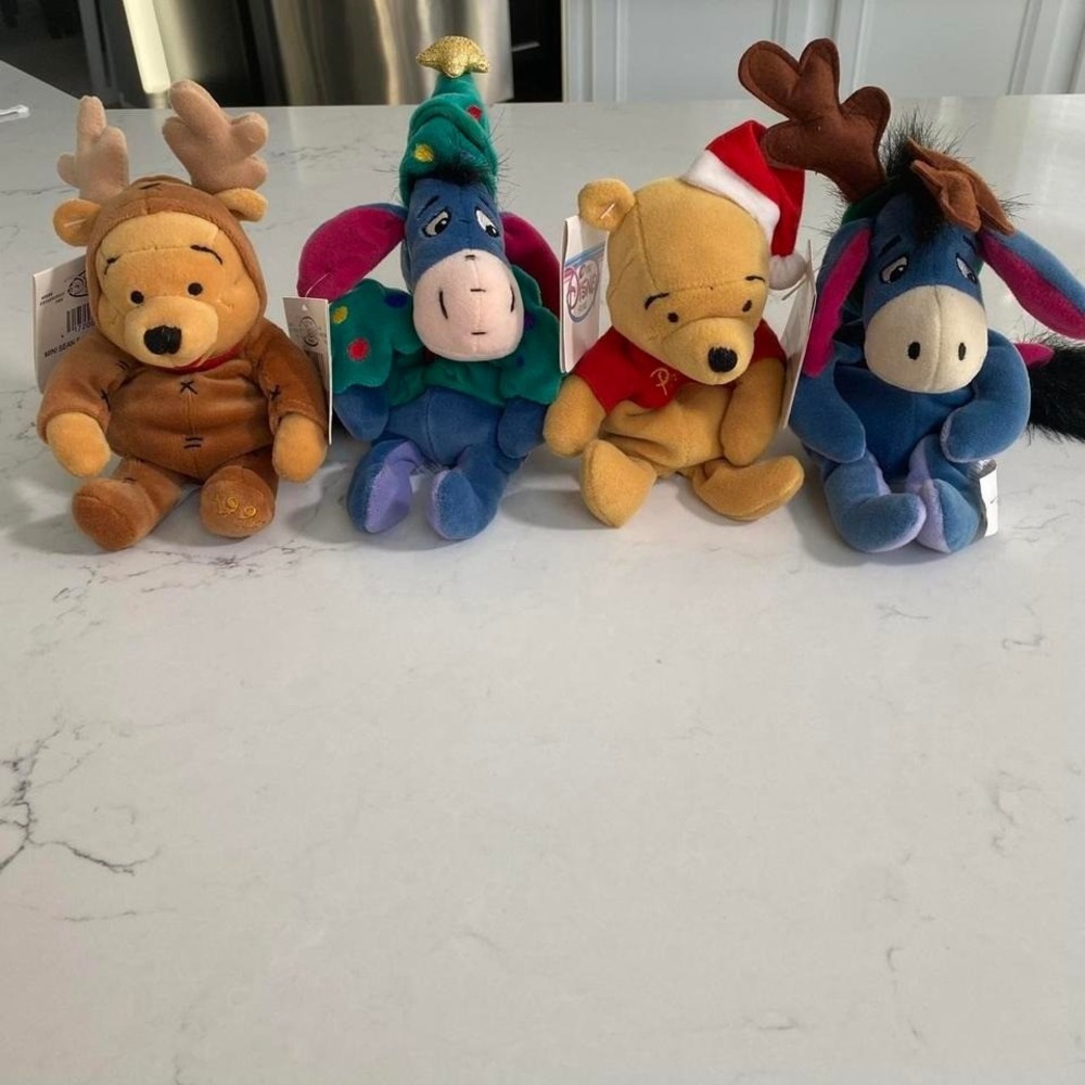 NWT vintage Disney Store Mini Bean Bag Plush Set – Pooh, Eeyore Holiday set